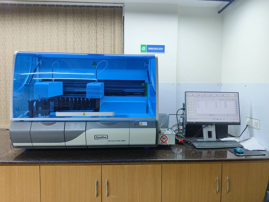 MAGLUMI 2000 immunology analyzer in the TIDE Diagnostics laboratory